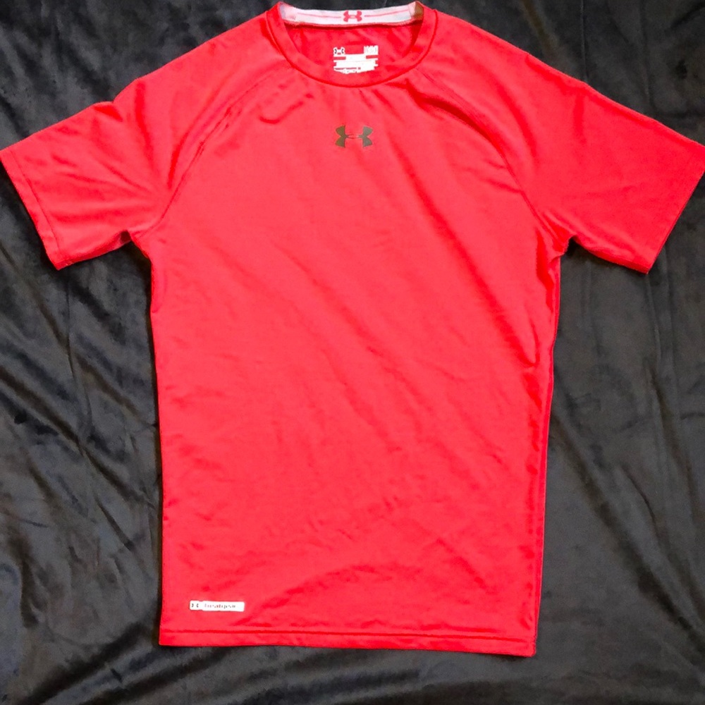 Under Armour - Red/Shortsleeve Hear Gear Shirt